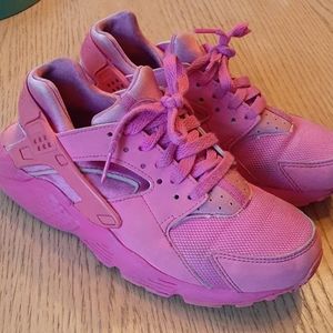 Nike Air Huarache size 4.5Y girls sneakers